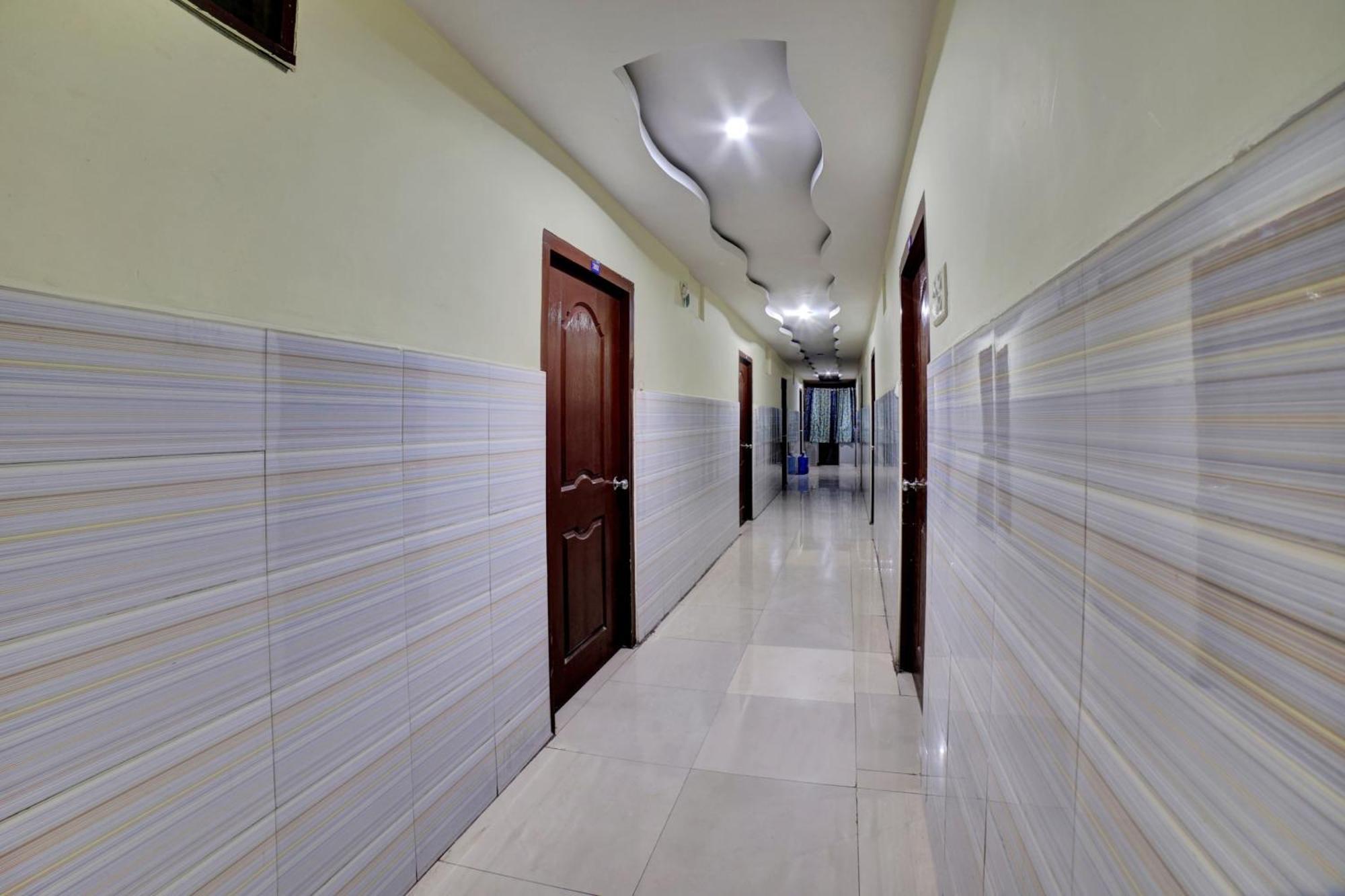Hotel O Anu Residency 비자야와다 외부 사진